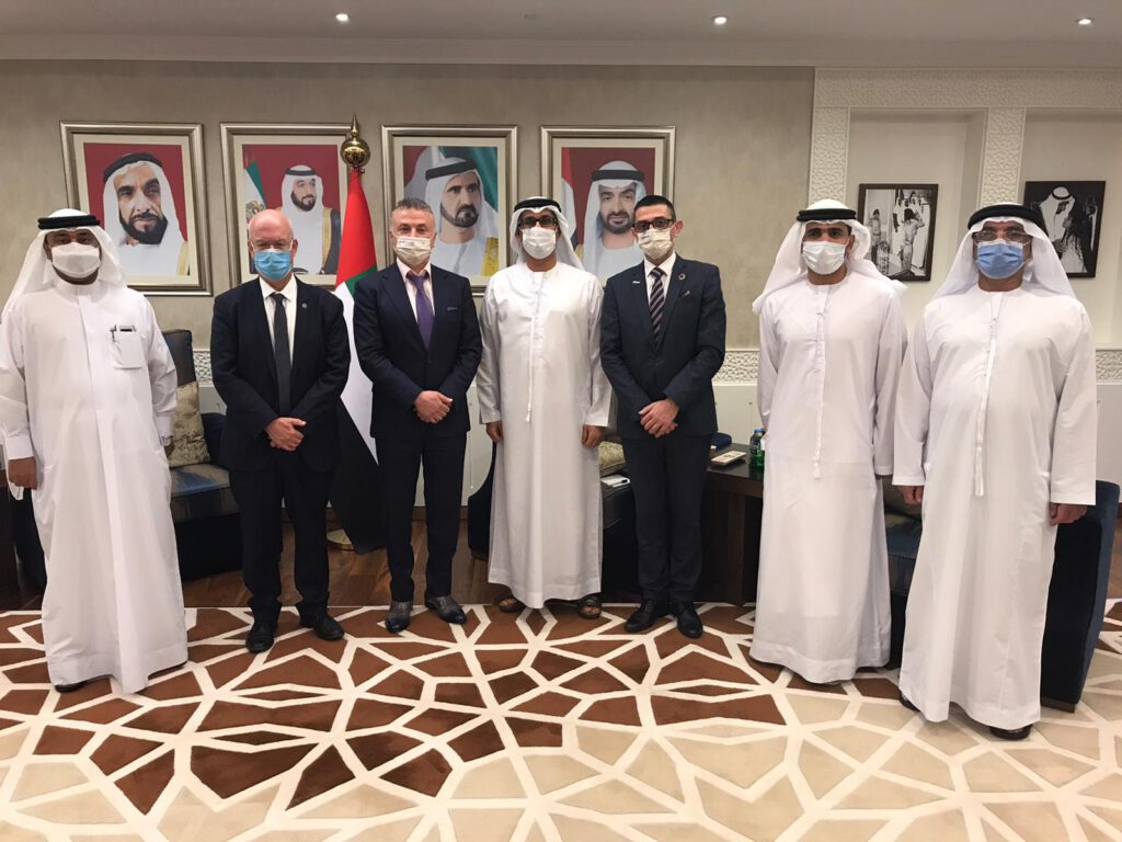 Watergen UAE and TA University representatives